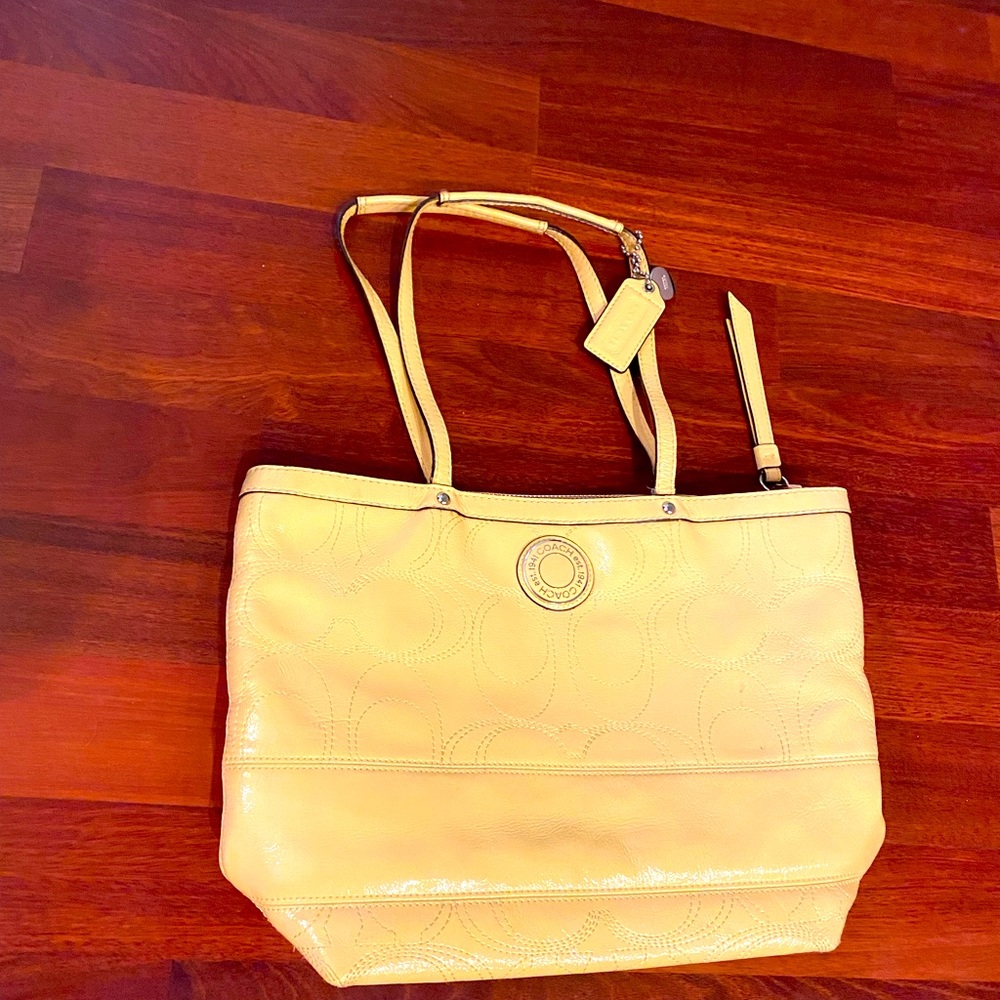 Butter yellow coach patent leather shoulder bag